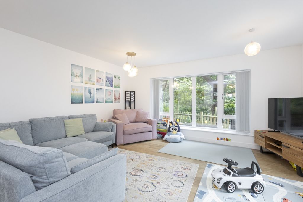 Property photo 1 of 10 CC_Media-24