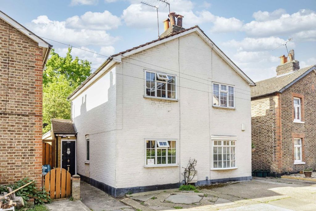 Property photo 1 of 7