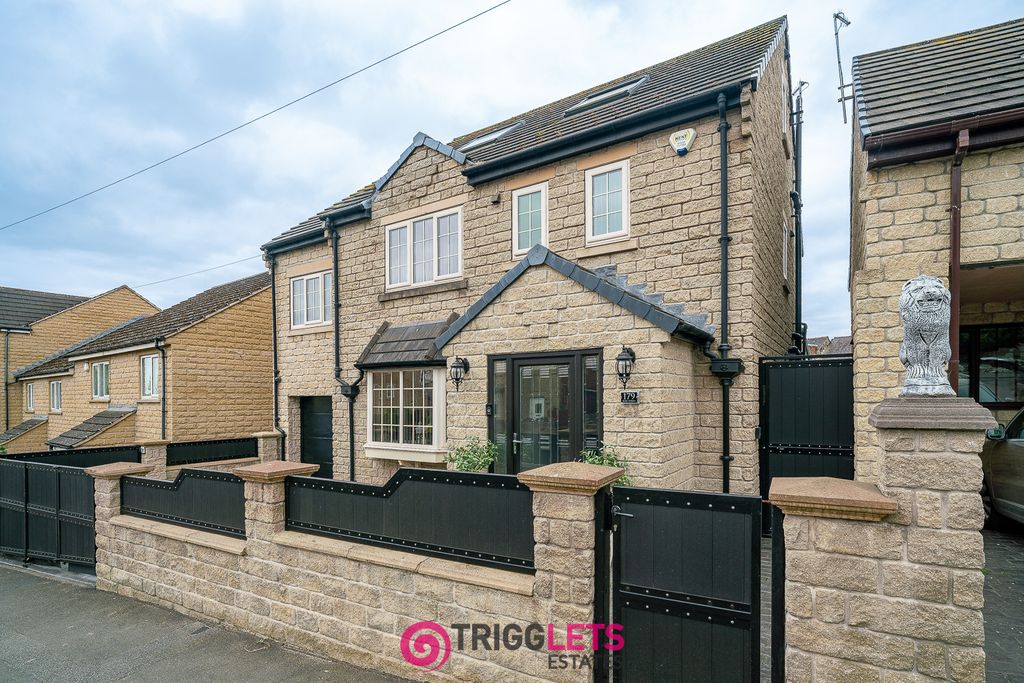 Property photo 2 of 41