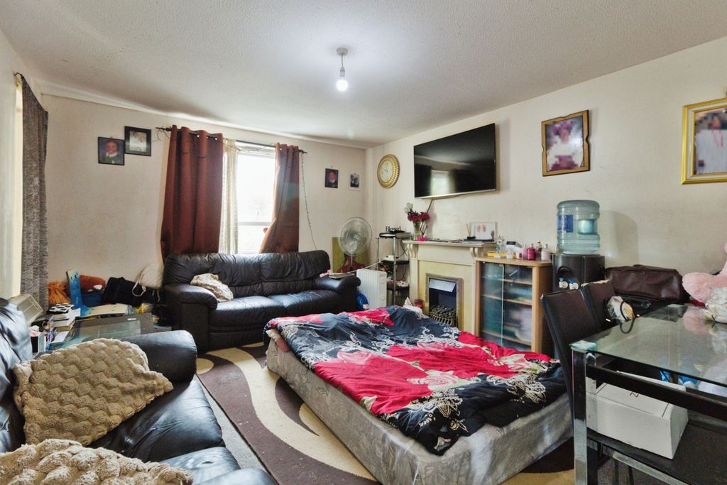 Property photo 2 of 16 Pbox-Img.Jpg