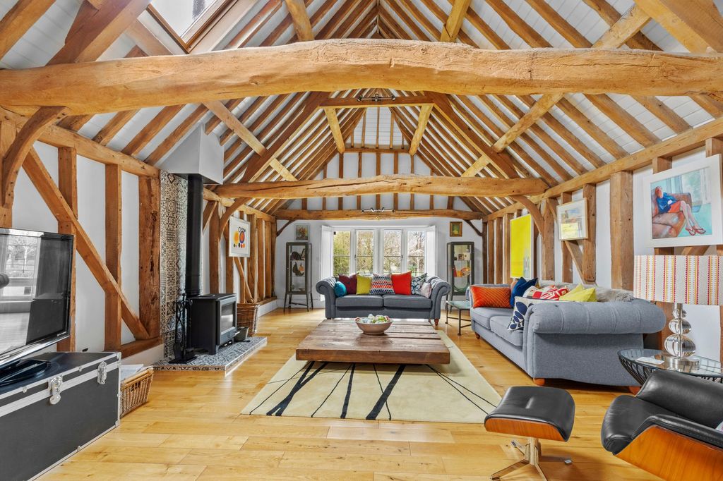 Property photo 2 of 19