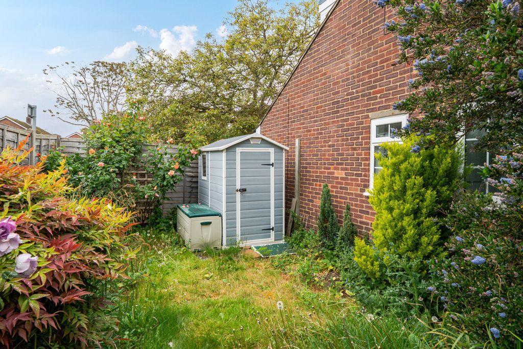 Property photo 3 of 12 Garden