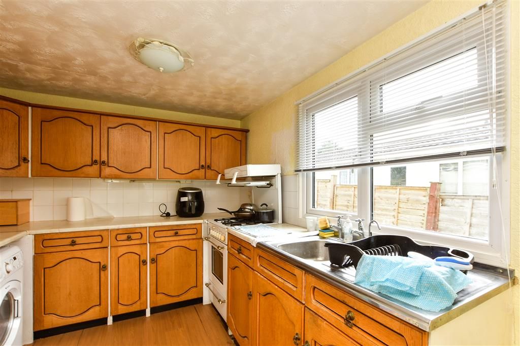 Property photo 2 of 18 Kitchen