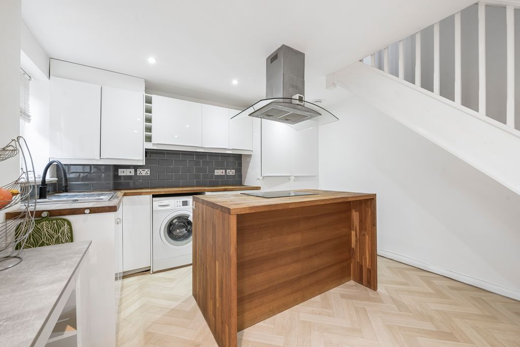 Property photo 1 of 18 8_72950