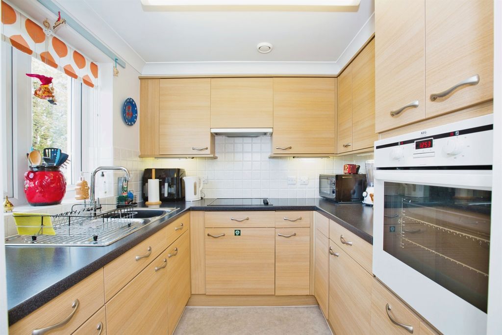 Property photo 3 of 16