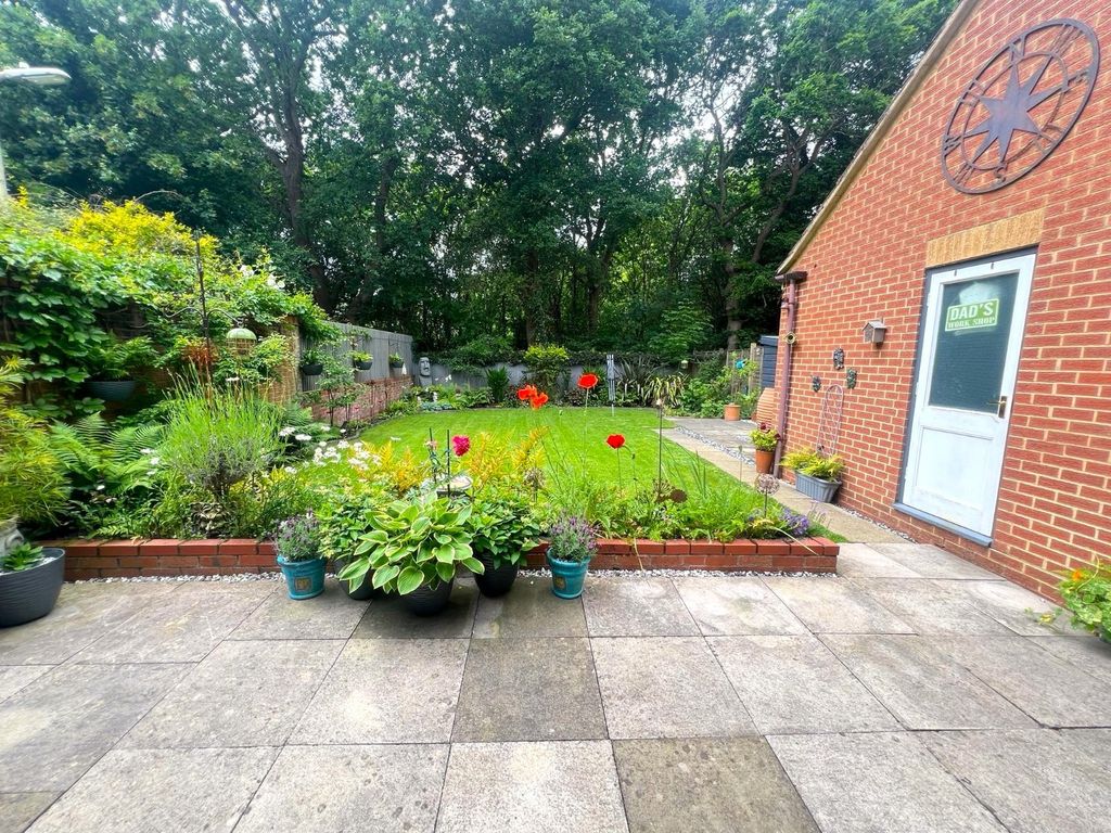 Property photo 2 of 15 Picture No. 18