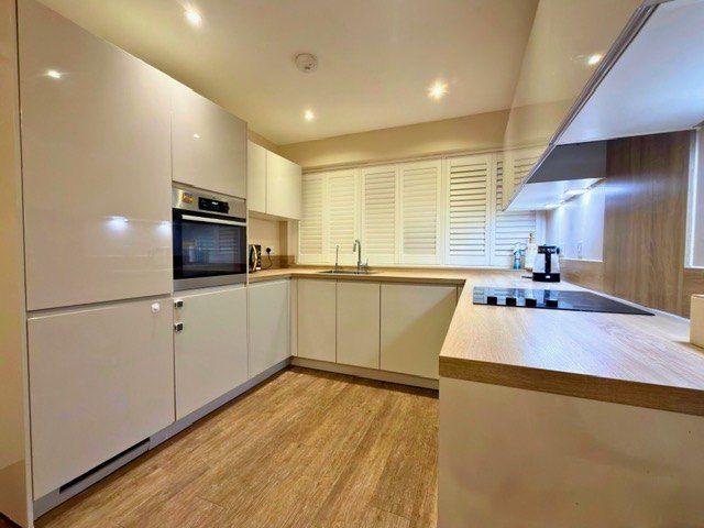 Property photo 1 of 22 4 Bedroom End Of Terrace House To Rent Â€“ Acorn Way, Orpington