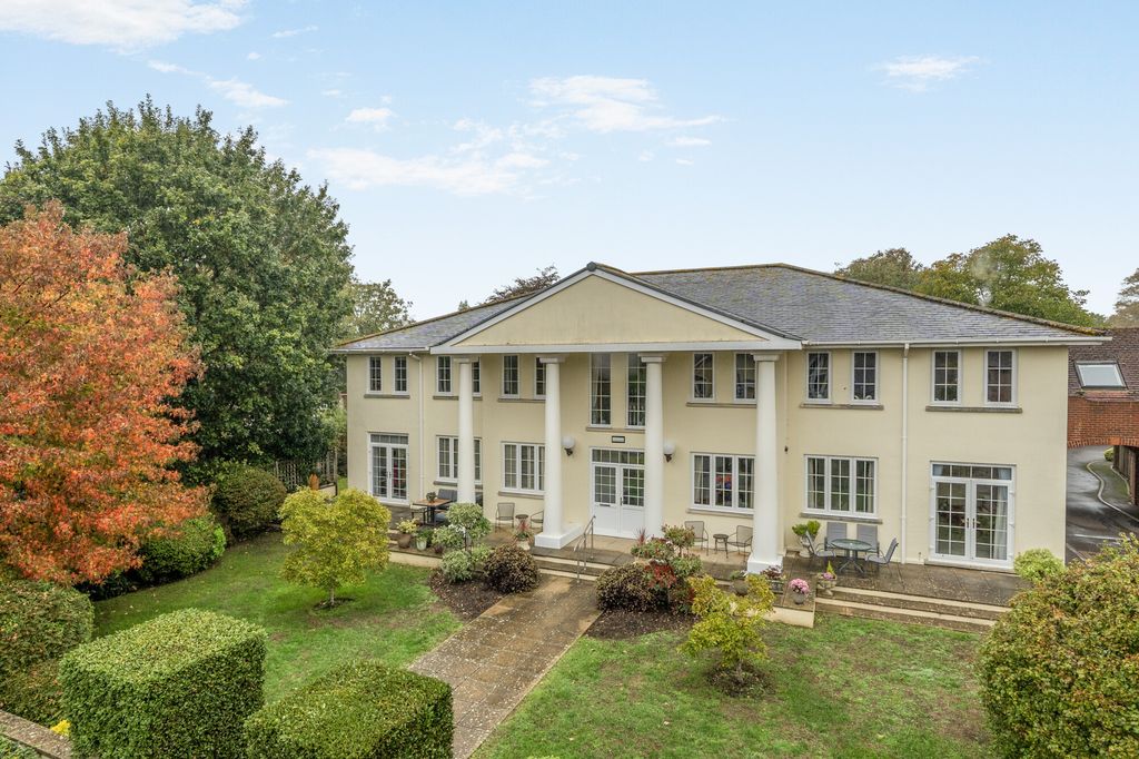 Property photo 1 of 11