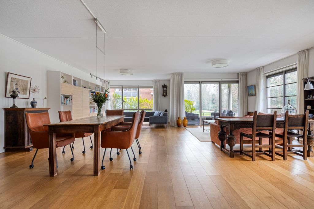 Property photo 2 of 35