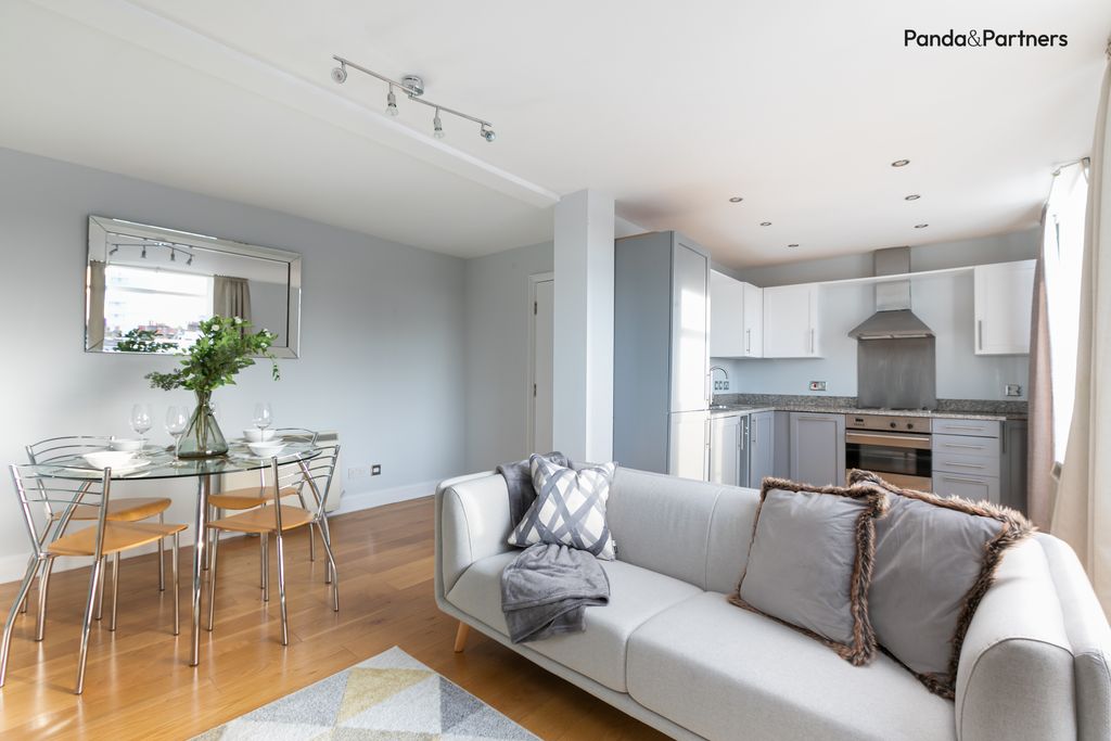 Property photo 2 of 10 Photo