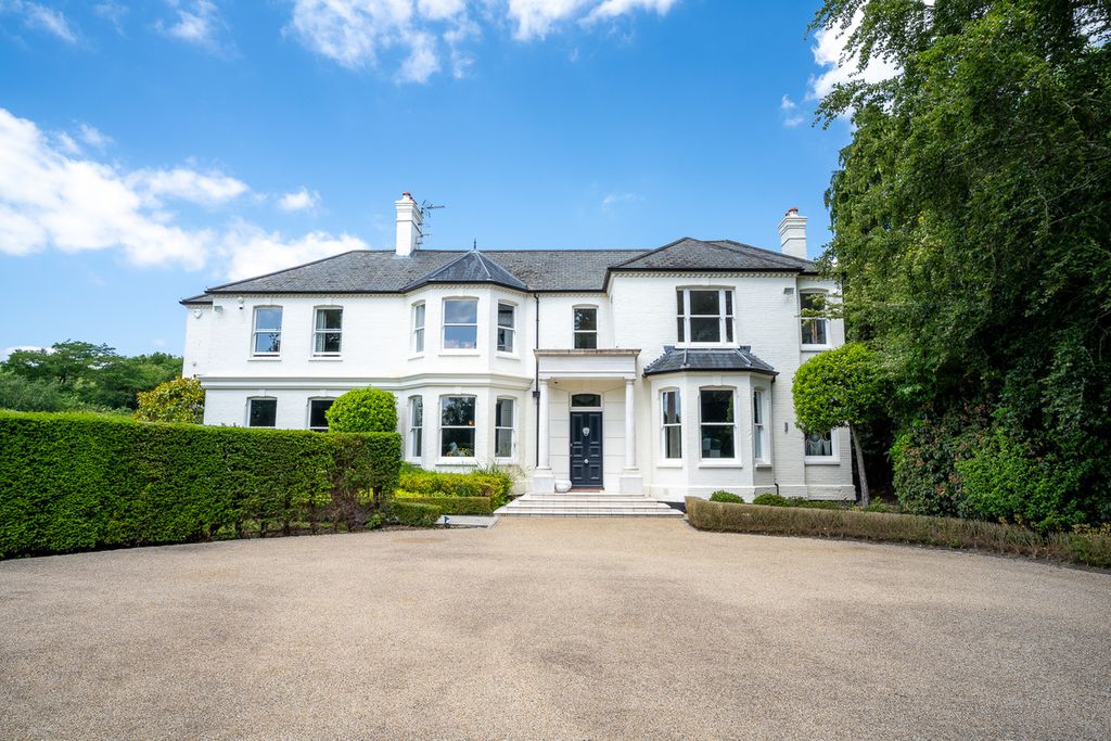 Property photo 2 of 25