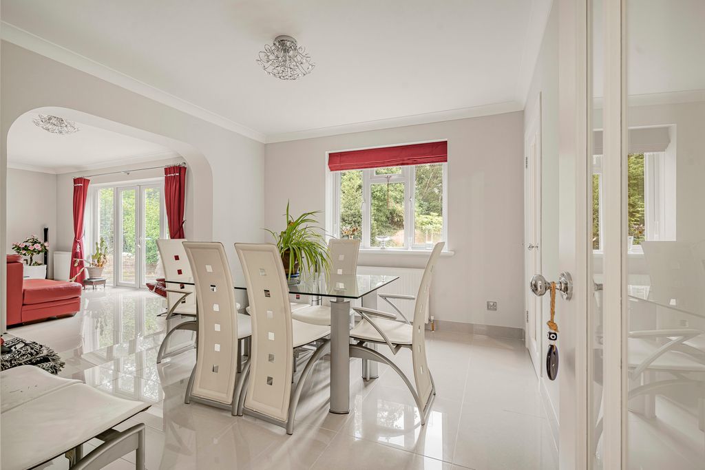 Property photo 3 of 29 Dining Room