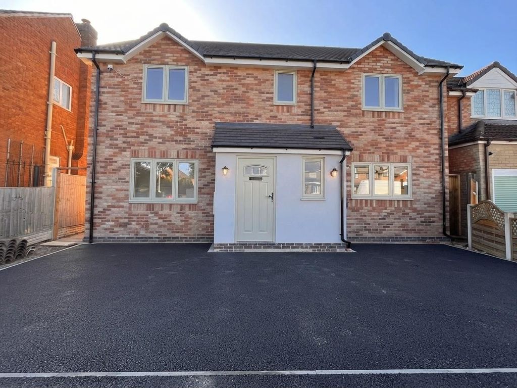 Property photo 1 of 32