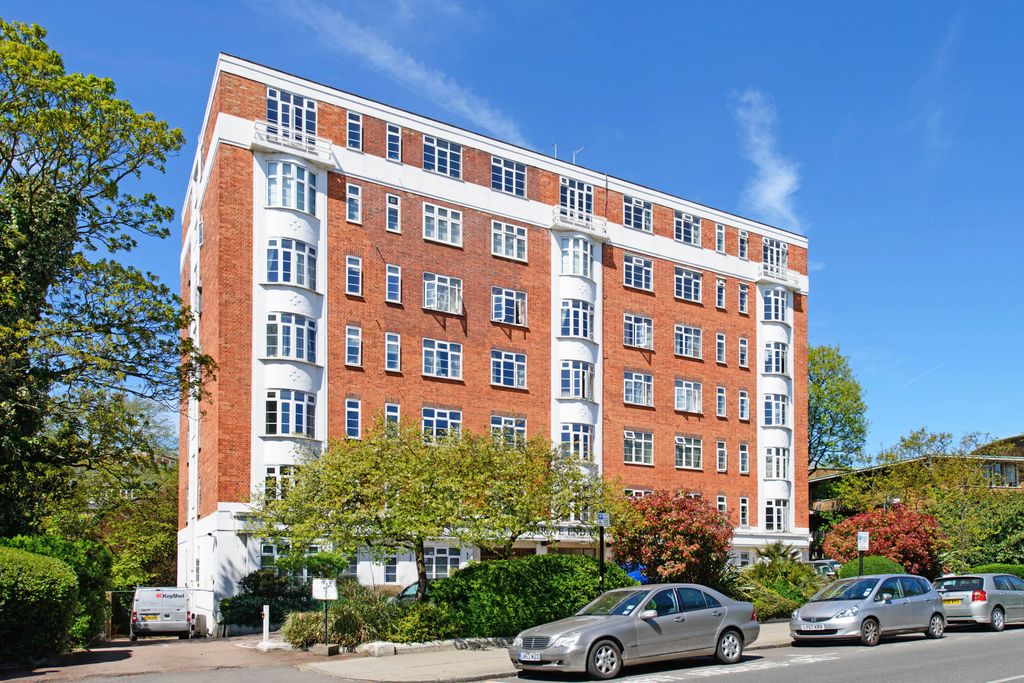 Property photo 3 of 11 Front