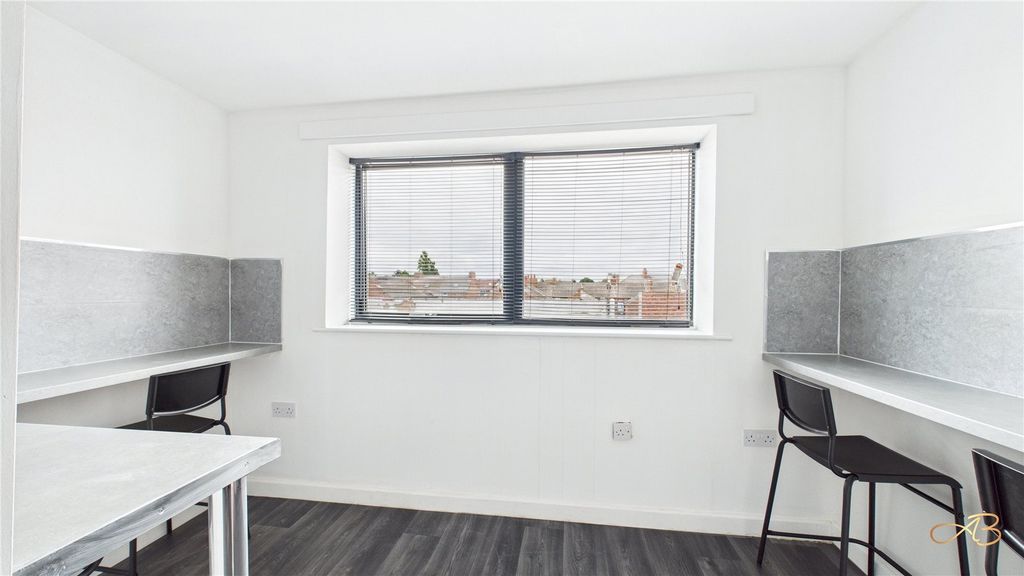 Property photo 3 of 12 Picture No. 05