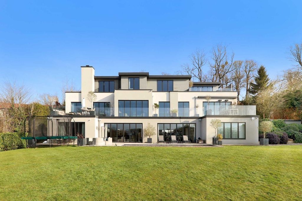 Property photo 3 of 29 Picture No. 34