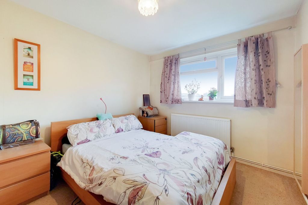 Property photo 1 of 3