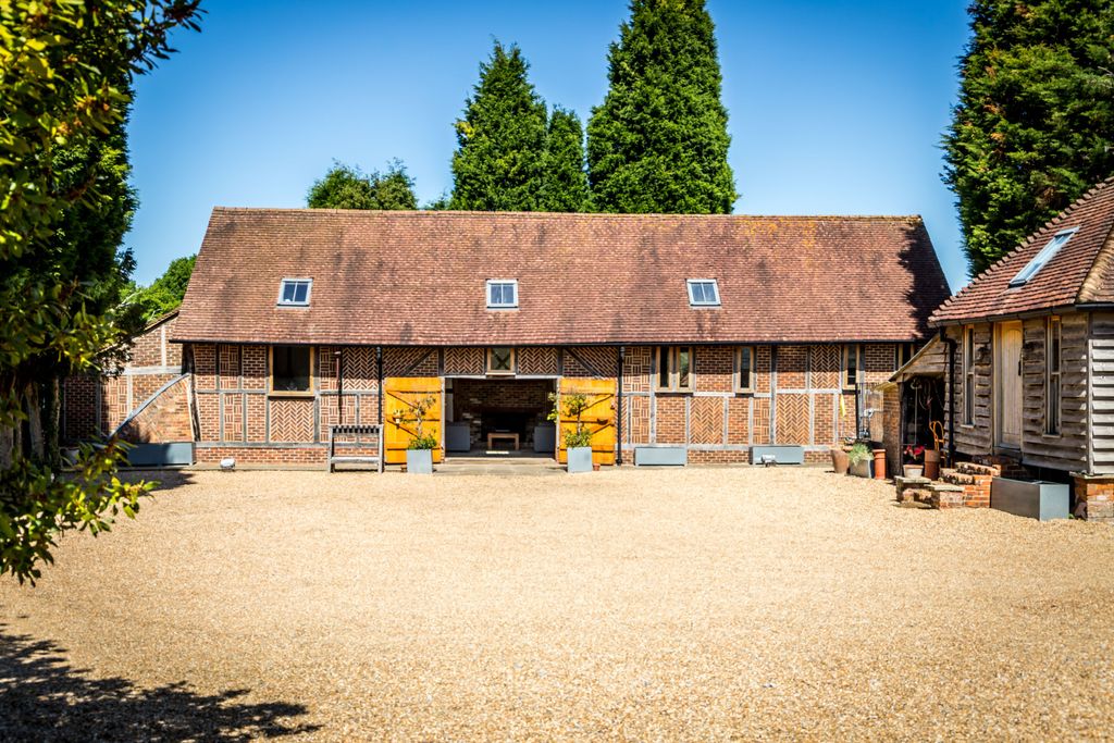 Property photo 3 of 42 House Partnership