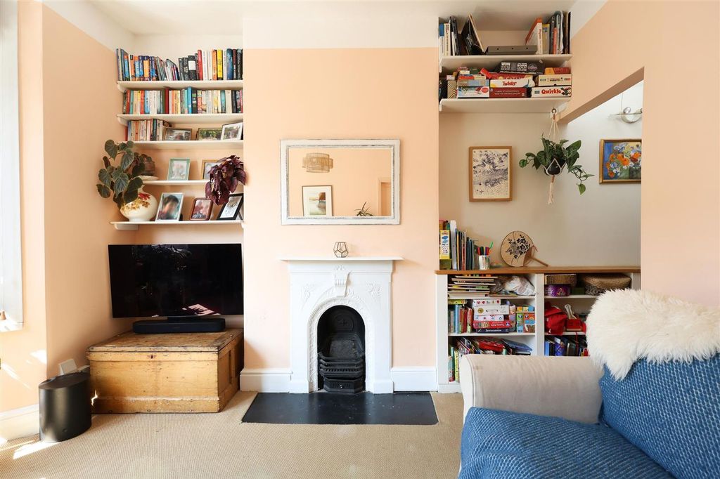 Property photo 3 of 14