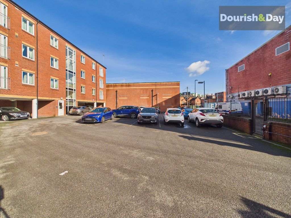 Property photo 3 of 11