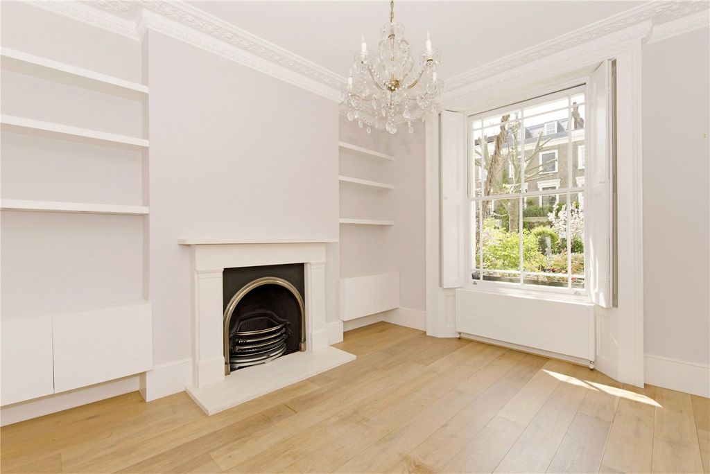 Property photo 2 of 24