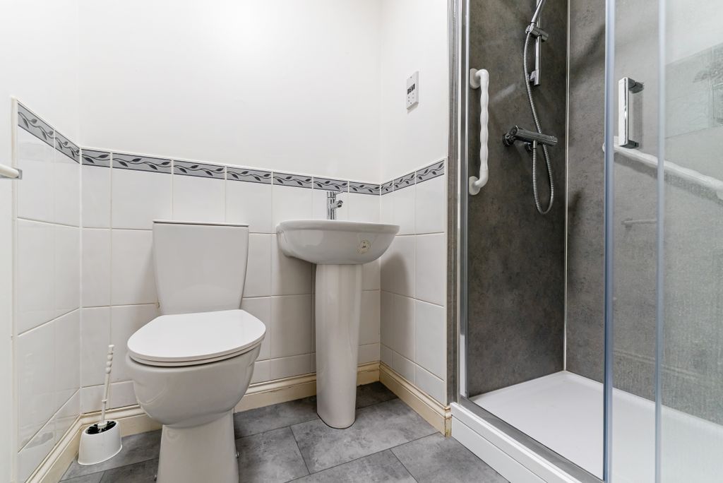Additional image 15 of 4 bed town house to rentWeston Village BS24