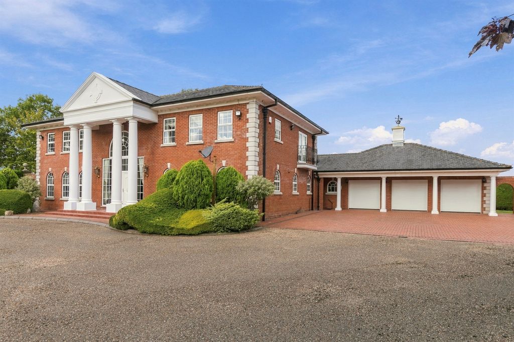 Property photo 3 of 33