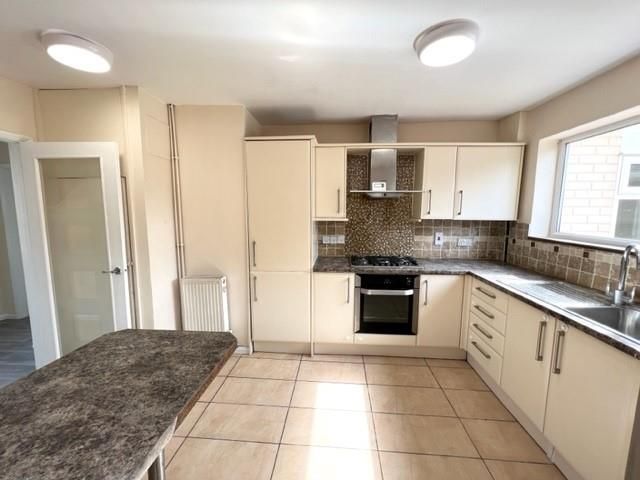 Property photo 2 of 13 Kitchen.Jpg