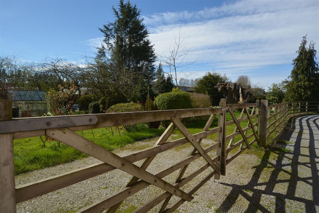 Property photo 3 of 21