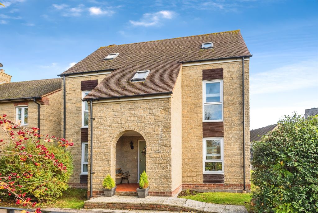 Property photo 1 of 16