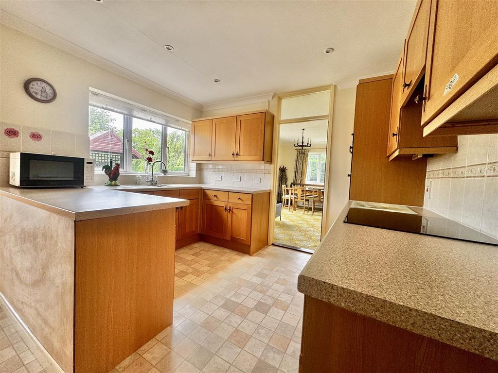 Property photo 2 of 17