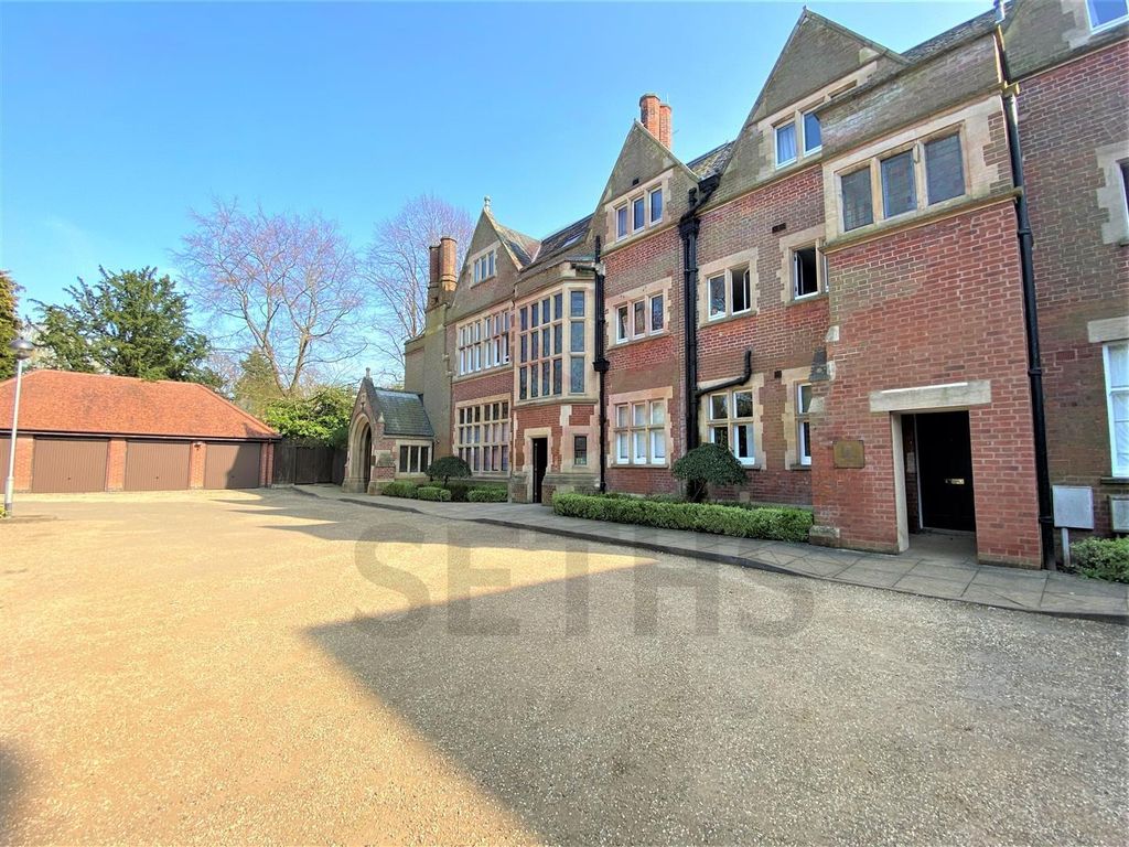 Property photo 1 of 9 Front