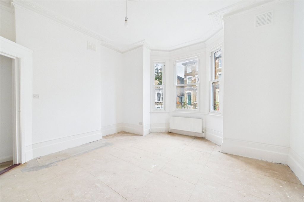 Property photo 3 of 27 Picture No. 09