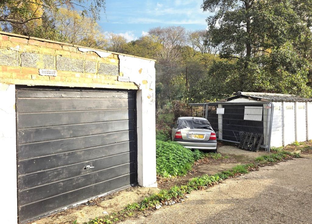 Property photo 2 of 5