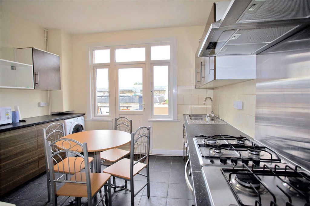 Property photo 2 of 14 Kitchen/Dining