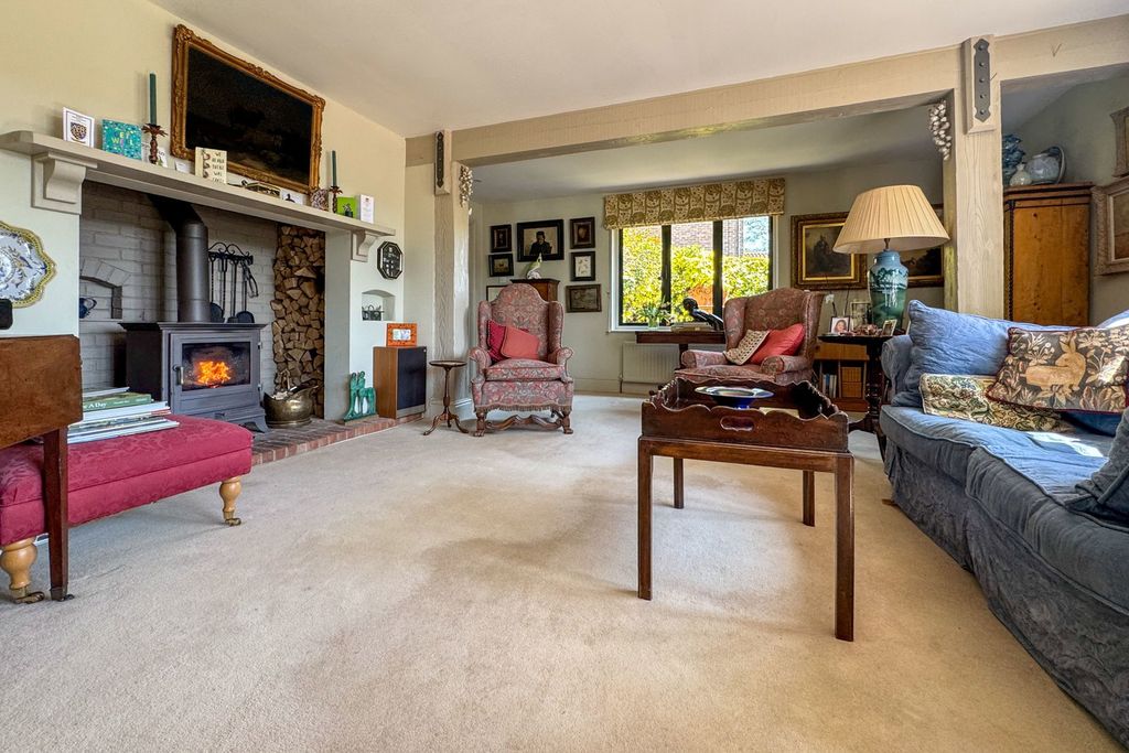 Property photo 2 of 28