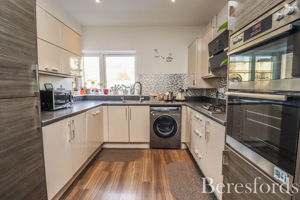 Property photo 2 of 19 Picture 2