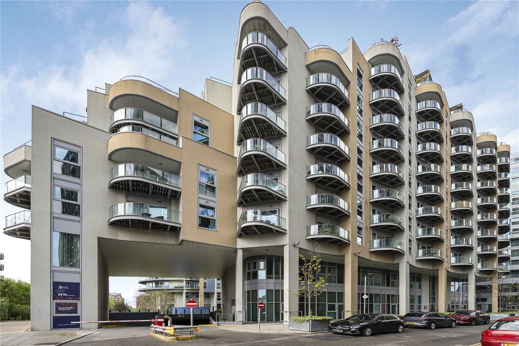 Property photo 1 of 20 Exterior