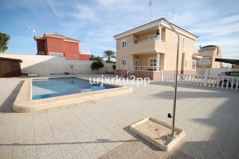 Property photo 1 of 27