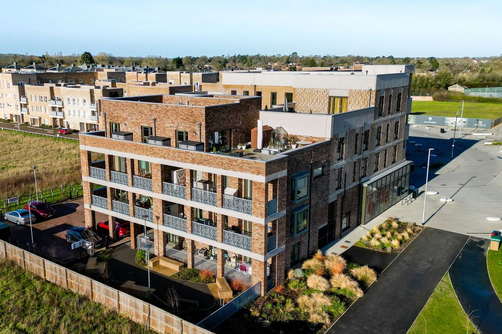 Property photo 1 of 27