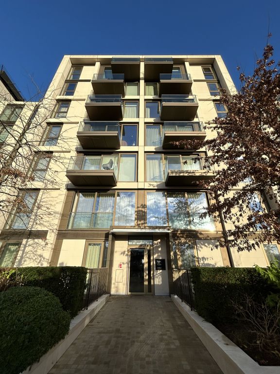 Property photo 2 of 8 External