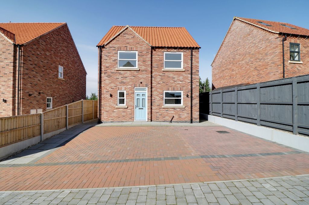 Property photo 1 of 7 Photo 13