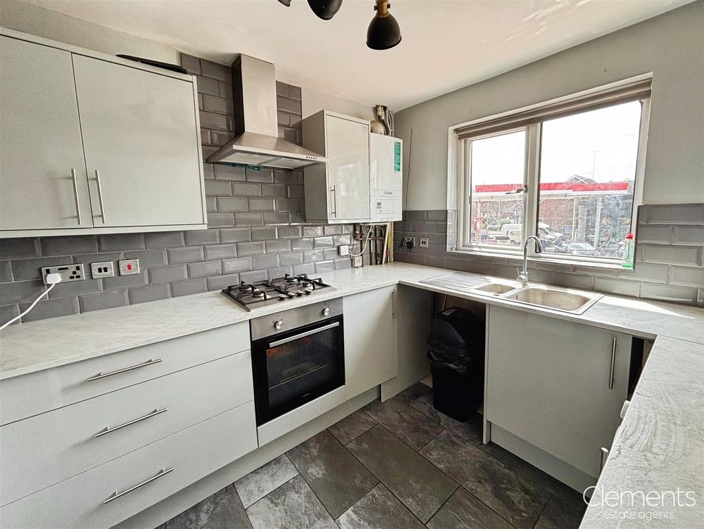 Property photo 2 of 17 3A57F723-Photo 206-27-25 2C 2014 2002 2048.Jpg