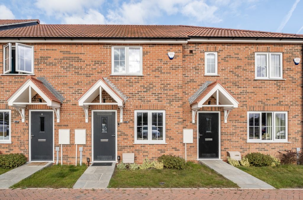 Property photo 1 of 11 1342159-1-68A664Bf986F2