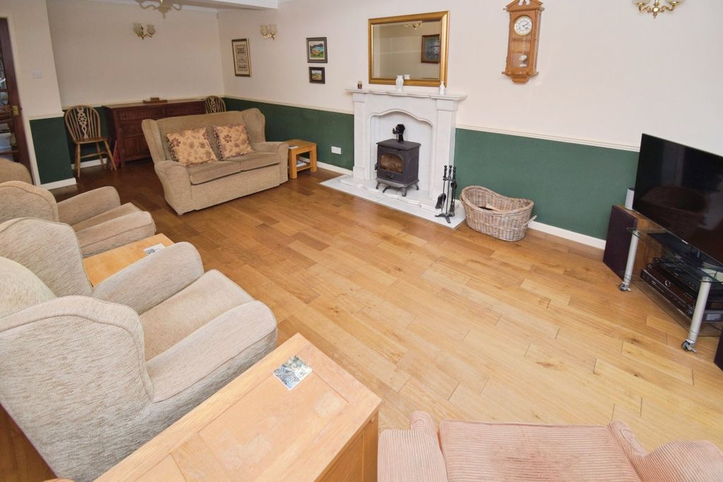 Property photo 3 of 31 Sitting  Room