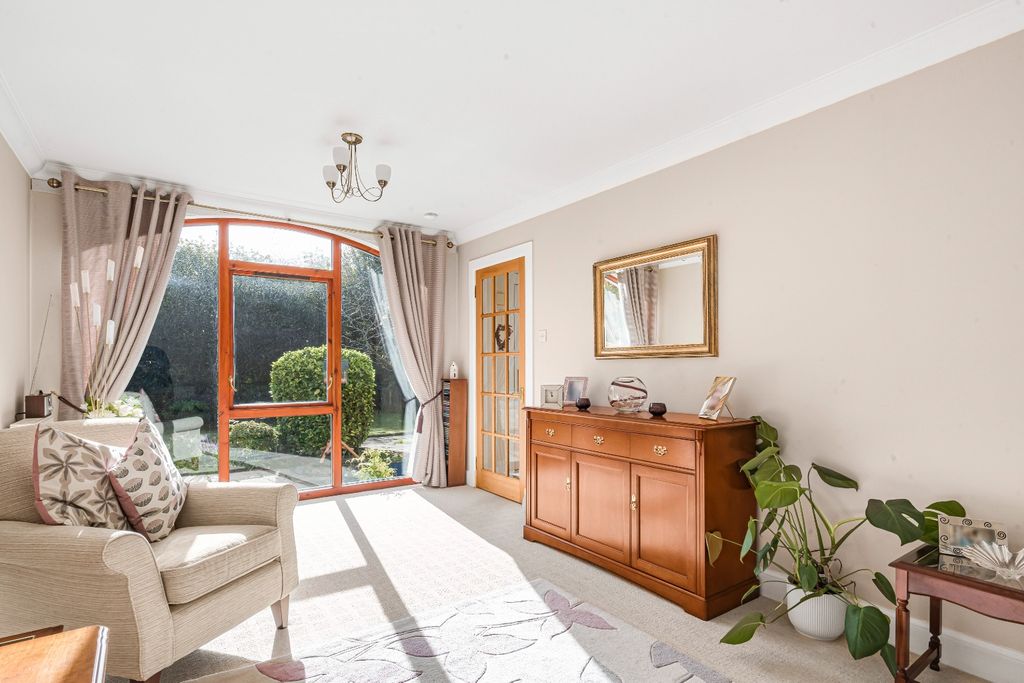 Property photo 2 of 33 4618974