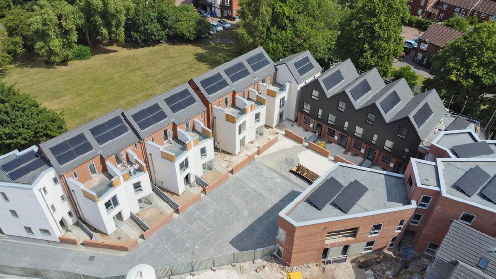 Property photo 1 of 20 Dji_0917-Dji_0919_Lzn.Jpg