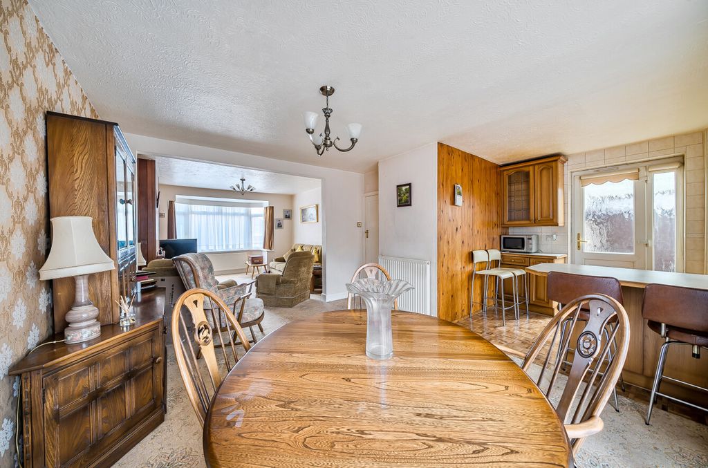 Property photo 3 of 19 1372404-2-68Ffa52...