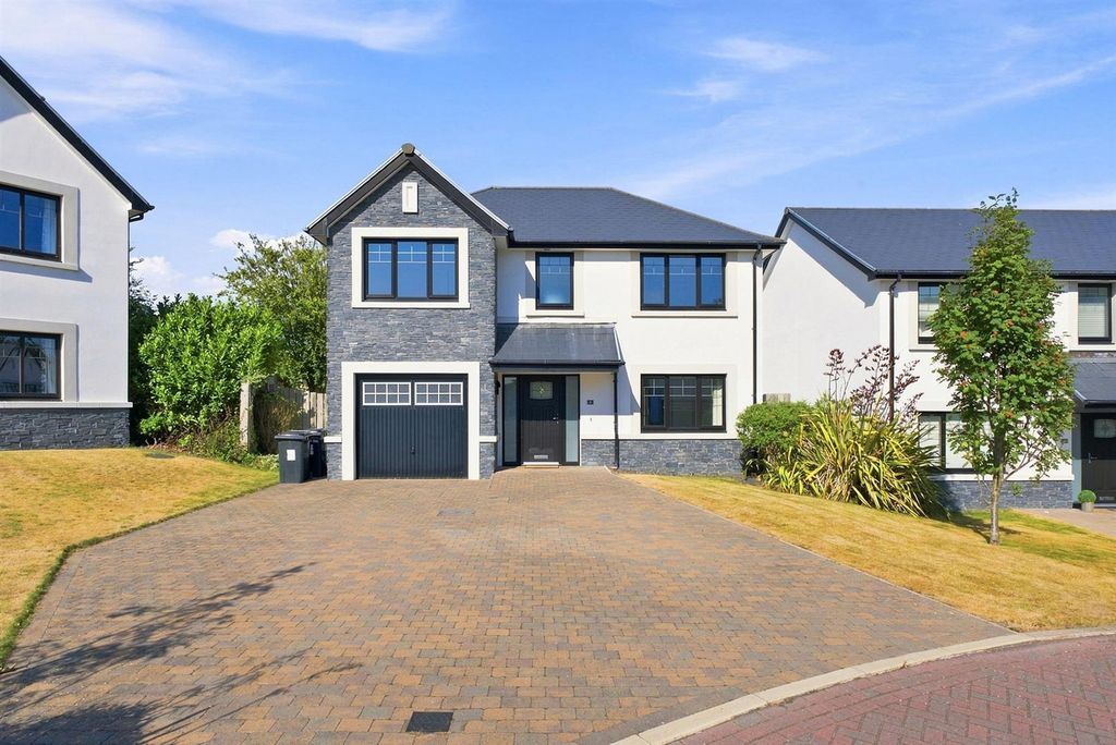 Property photo 2 of 29 4-Bradda-View-Grove-2.Jpg