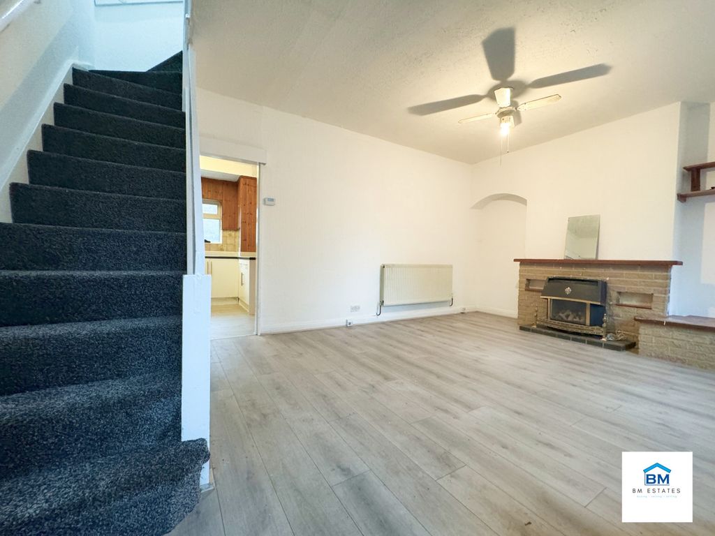 Property photo 2 of 10 Photo 3